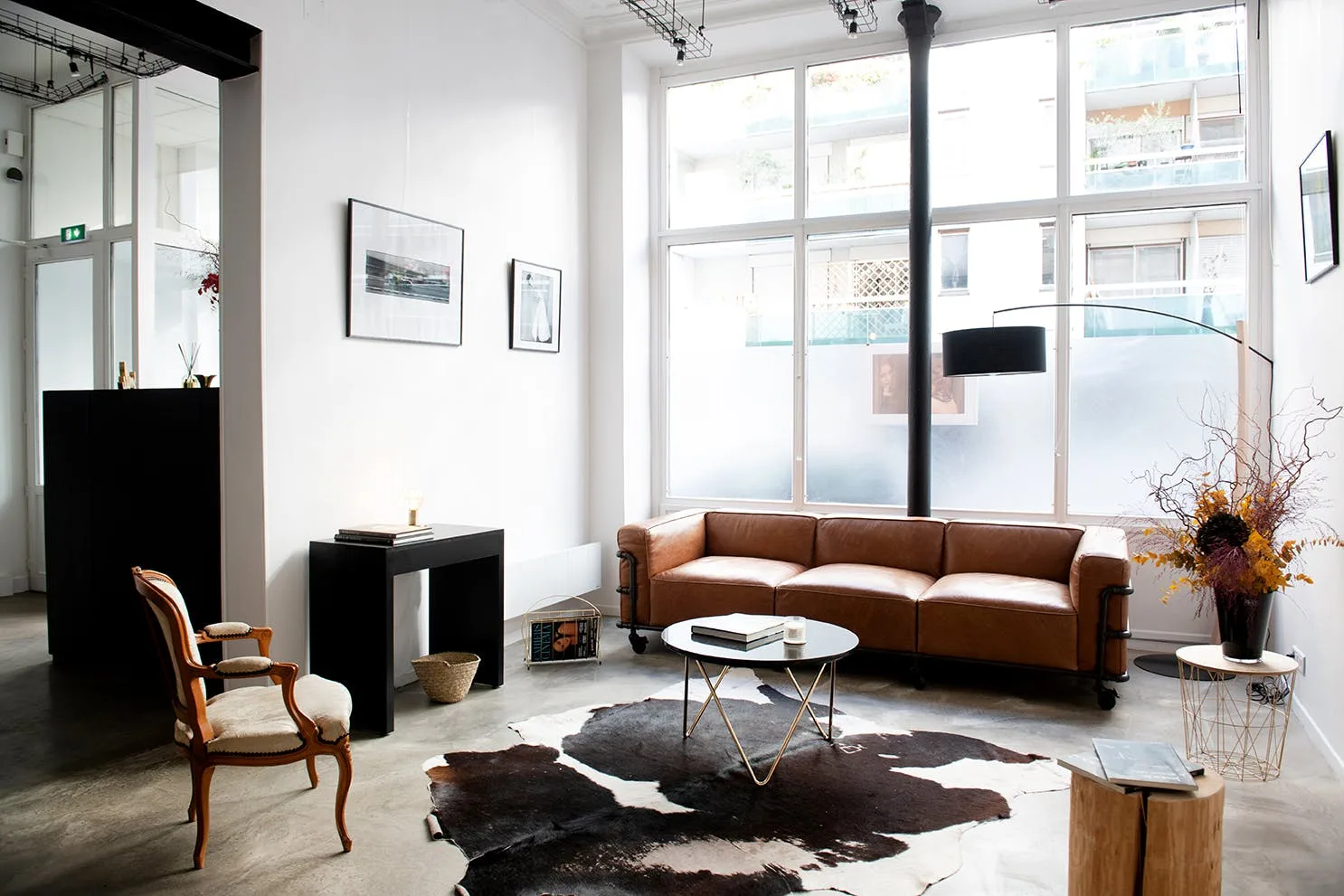 Minimalist Photo Studio on Rue Saint-Maur in Paris — 2