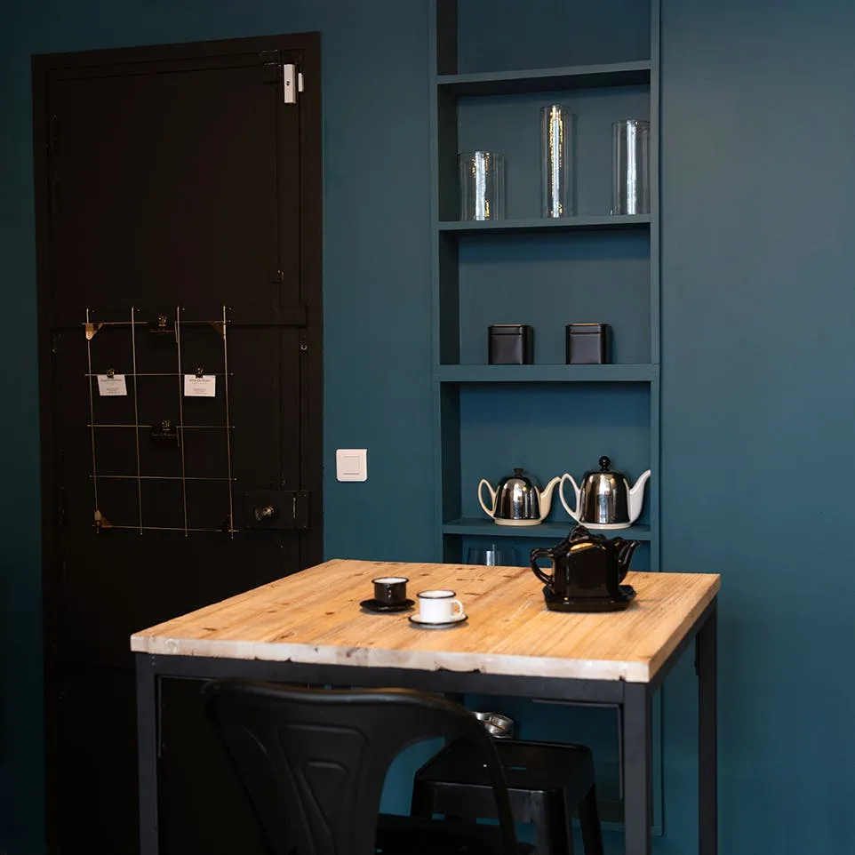 Minimalist Photo Studio on Rue Saint-Maur in Paris — 4