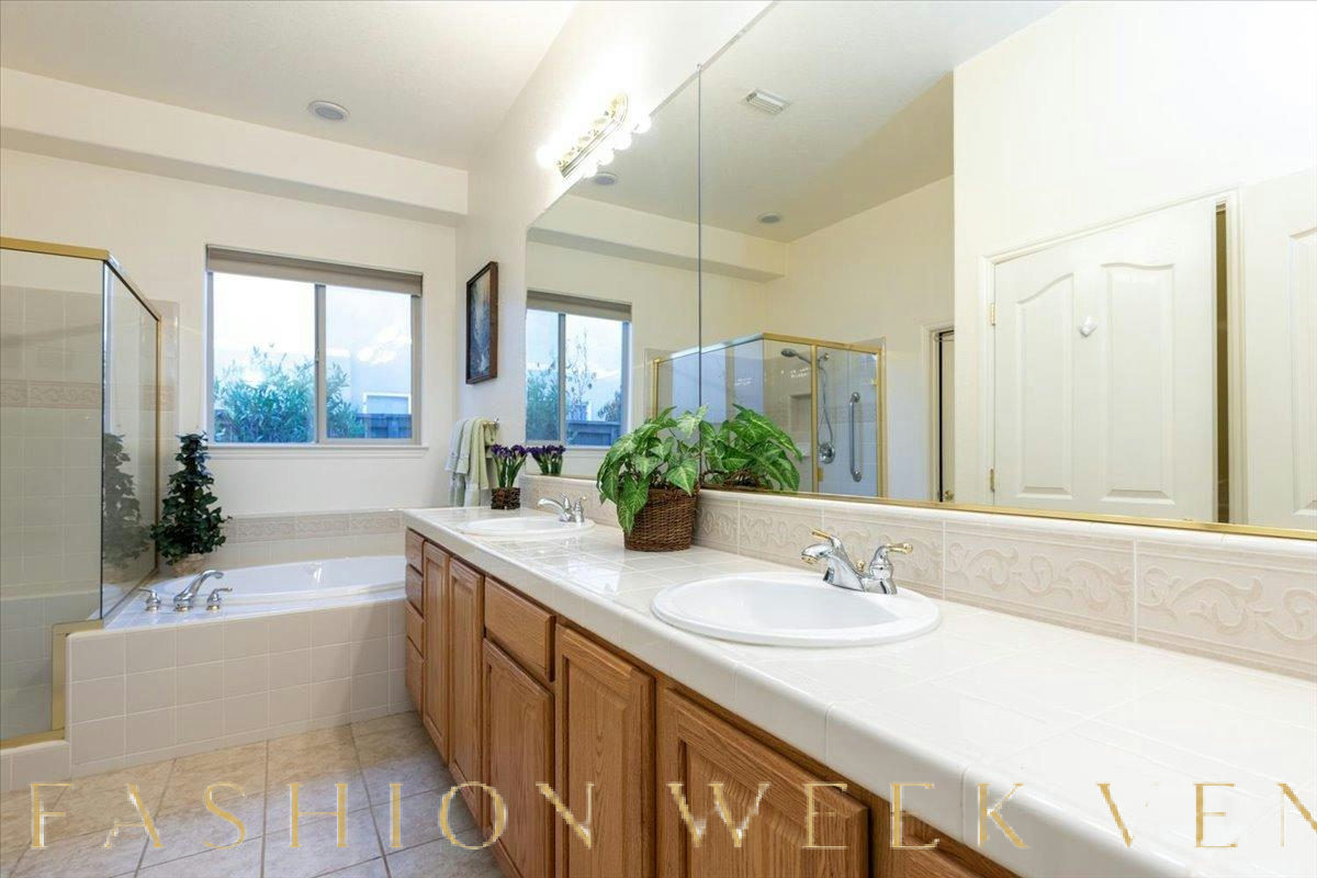 Model Home in Gated 55+ Community, 175 sqm, corporate event, pop-up rental in Sacramento, second interior view
