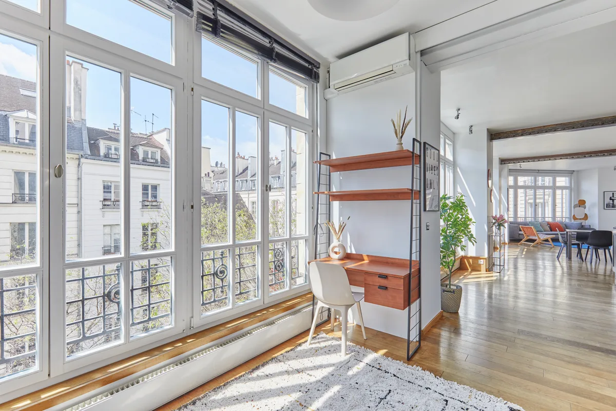Modern 120 m² Apartment with Natural Light