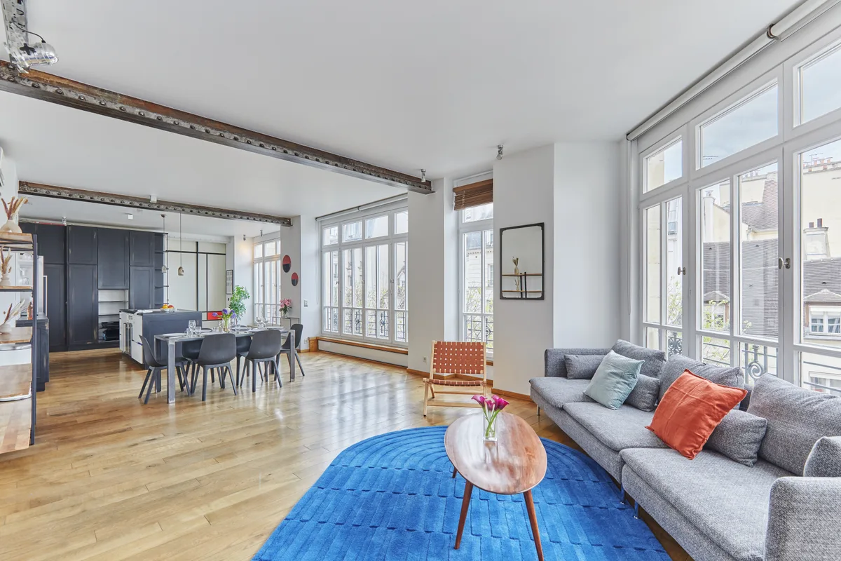 Modern 120 m² Apartment with Natural Light, showroom presentation, pop-up rental in Paris, second interior view