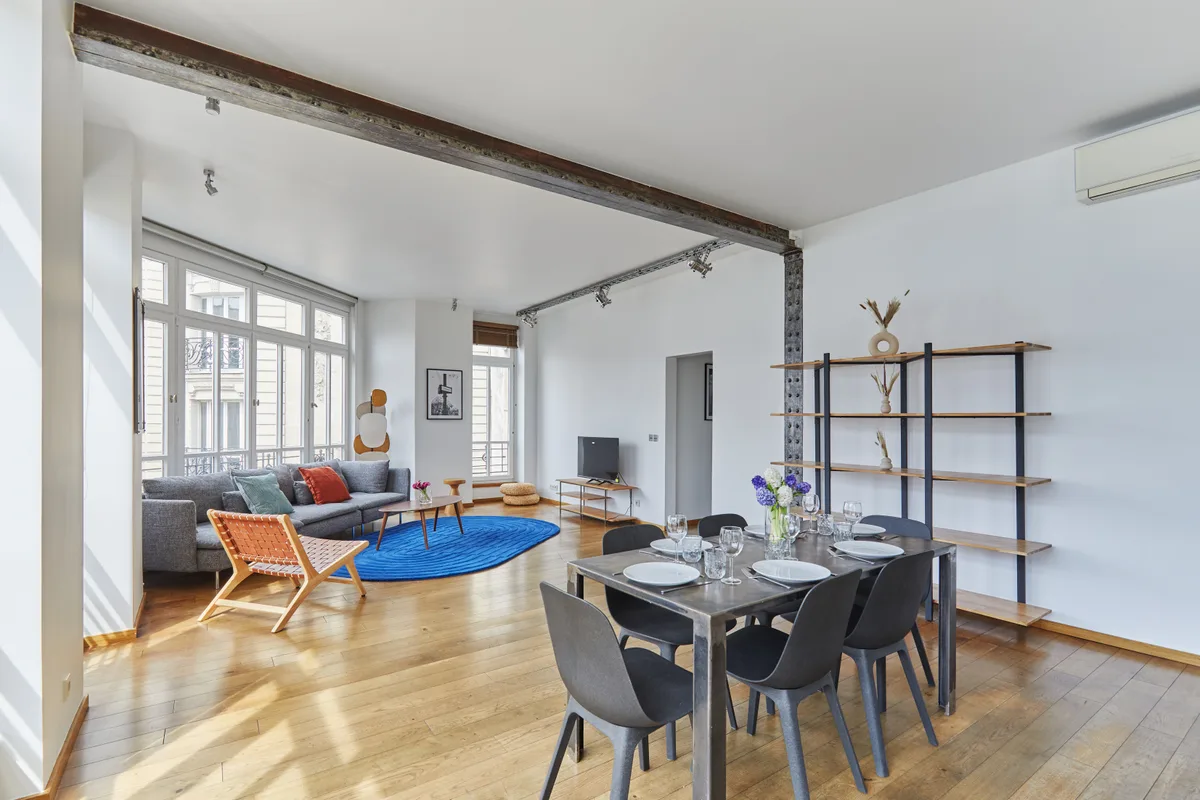 Modern 120 m² Apartment with Natural Light, showroom presentation, pop-up rental in Paris, third interior view