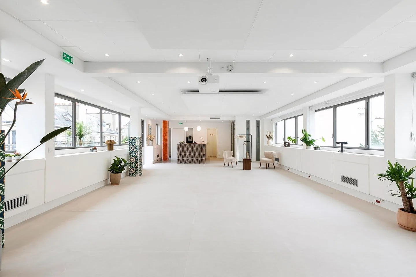 Modern 150 sqm Meeting Space with Rooftop in Paris 16th — 2