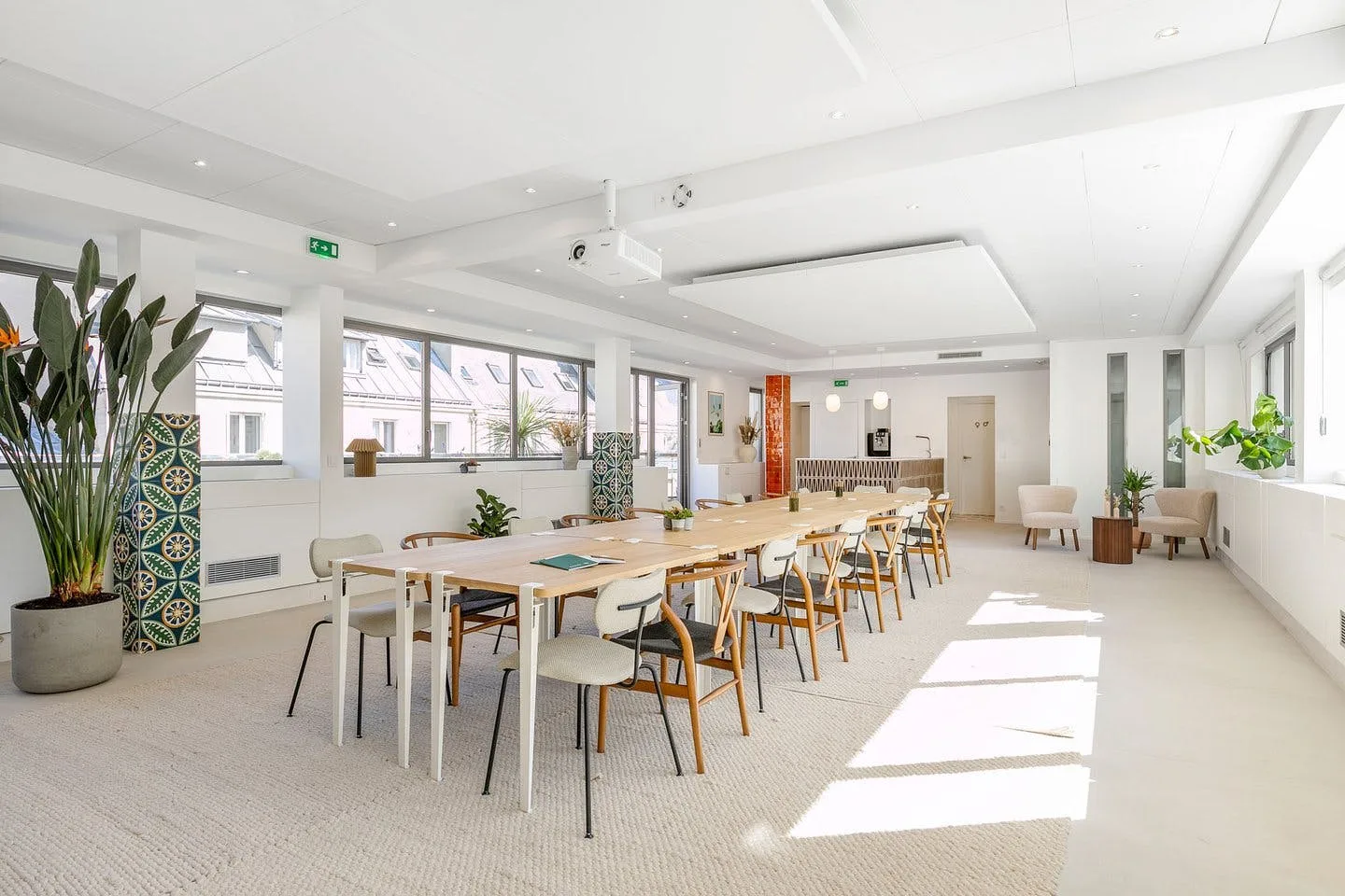 Modern 150 sqm Meeting Space with Rooftop in Paris 16th — 3