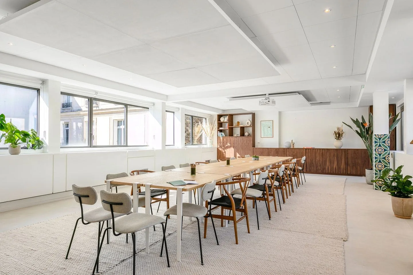 Modern 150 sqm Meeting Space with Rooftop in Paris 16th — 5