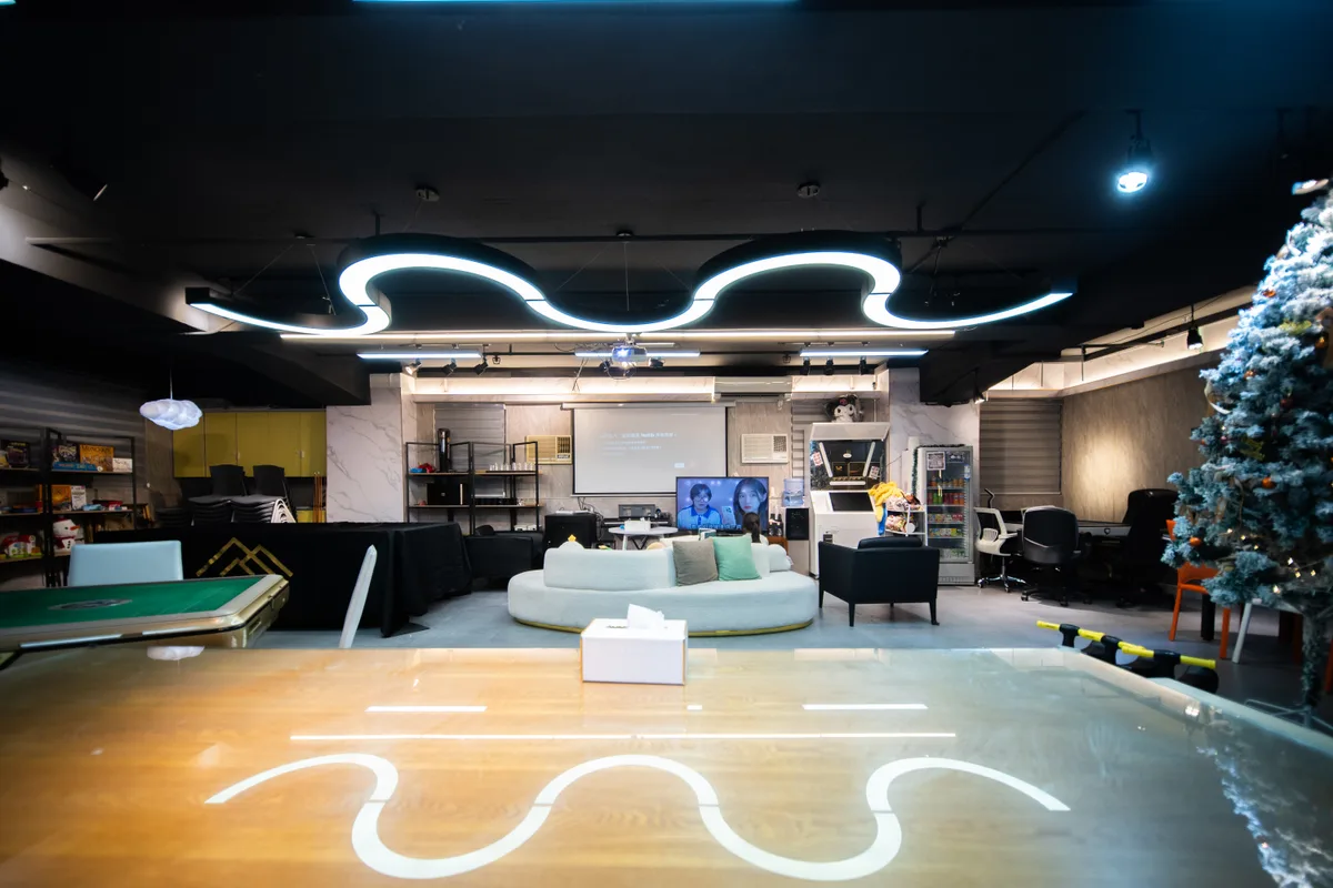 Modern 2,500 sq. ft. Family-Friendly Party Venue, 232 sqm, pop up store
