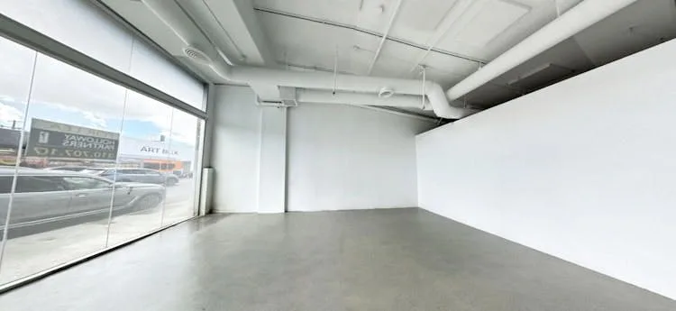 Modern 2,950 Square Foot Retail Space on Melrose Avenue — 2