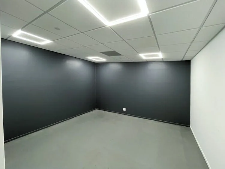 Modern 2,950 Square Foot Retail Space on Melrose Avenue — 5