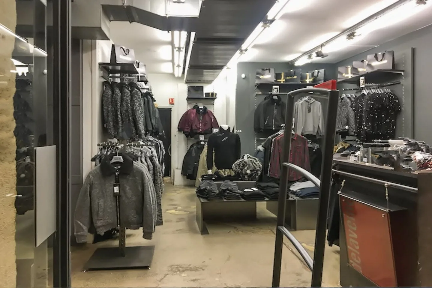 Modern 200 sqm Boutique Space near Pigalle — 5