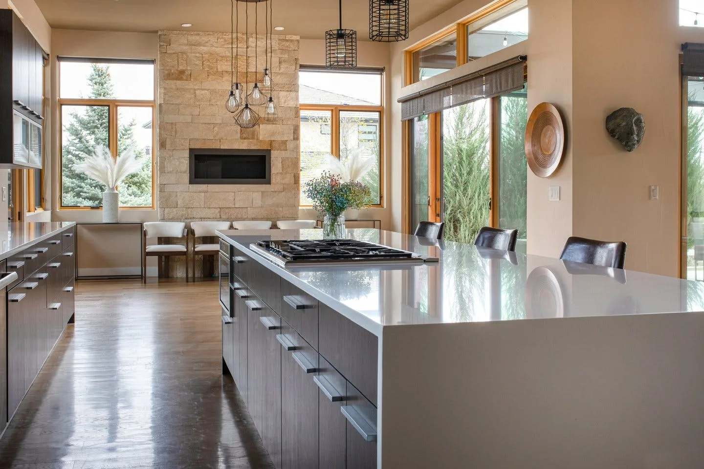 Modern 232 sqm House with Natural Light in Broomfield — 2