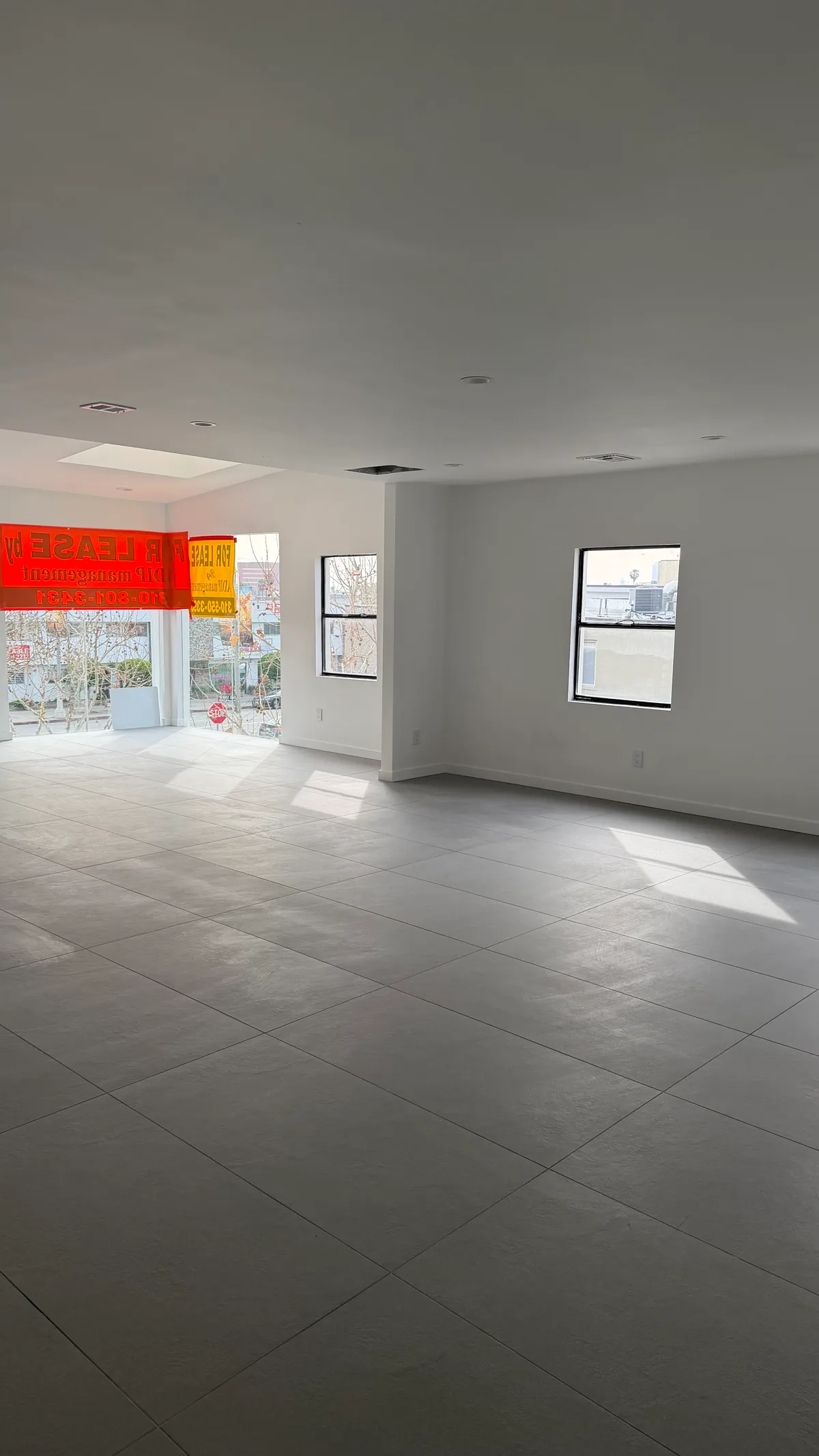 Modern 3,000-Square-Foot Venue for Comfort and Privacy, 279 sqm, retail activation, pop-up rental in Los Angeles