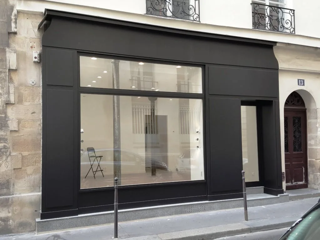 Modern 37 sqm Gallery and Showroom in Le Marais — 2
