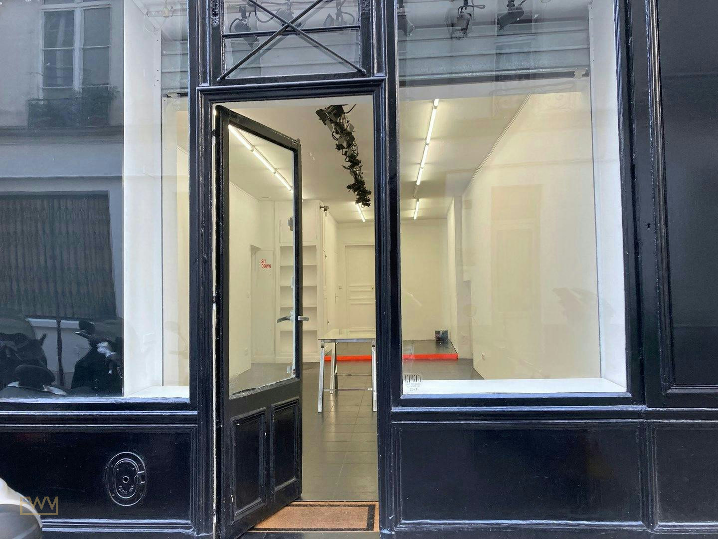 Modern 40 sqm Boutique in Le Marais, Paris, pop up store