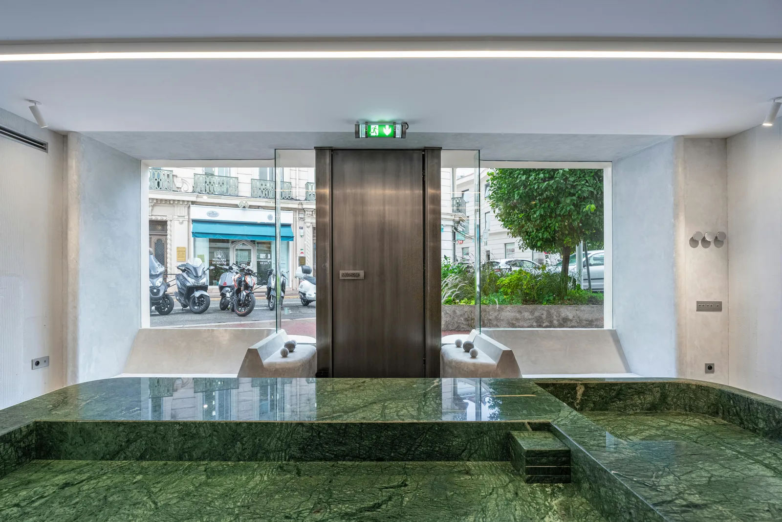 Modern 40 sqm Commercial Space in Cannes — 2