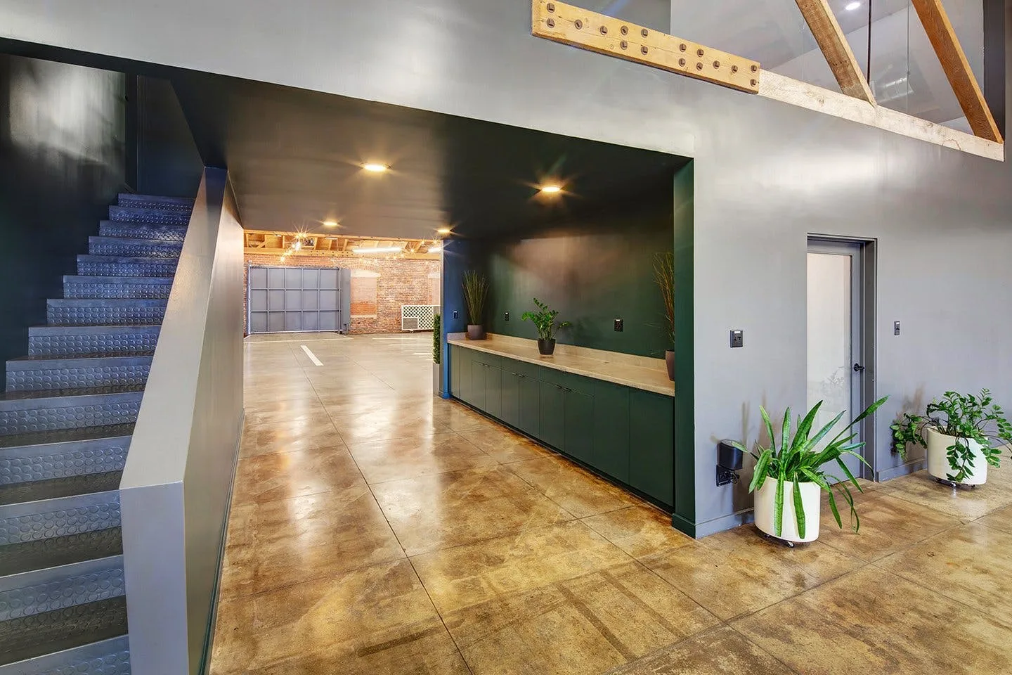 Modern 5,000 Sq Ft Event and Retail Space in Los Angeles — 4