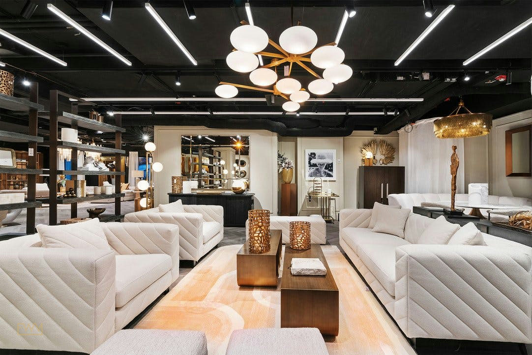 Modern Antique Showroom in Chelsea, New York, 381 sqm, pop up store