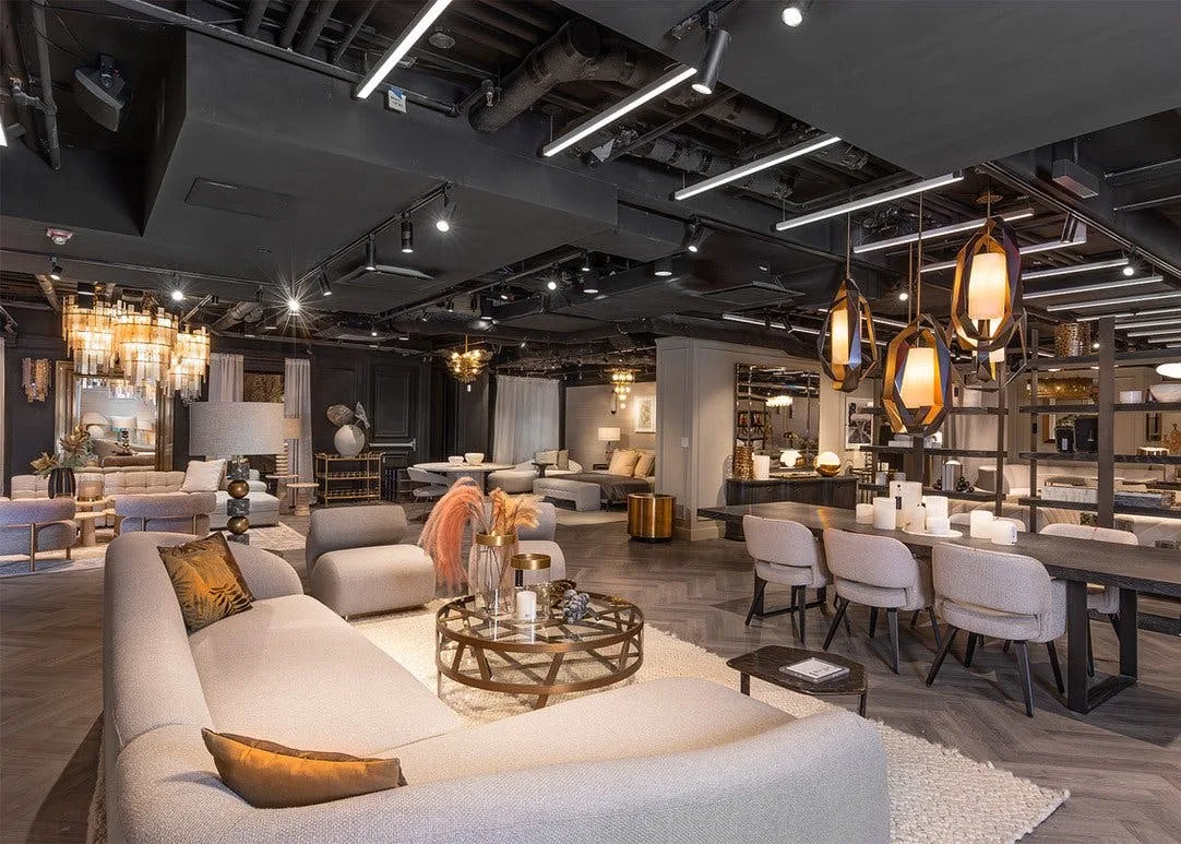 Modern Antique Showroom in Chelsea, New York — 5