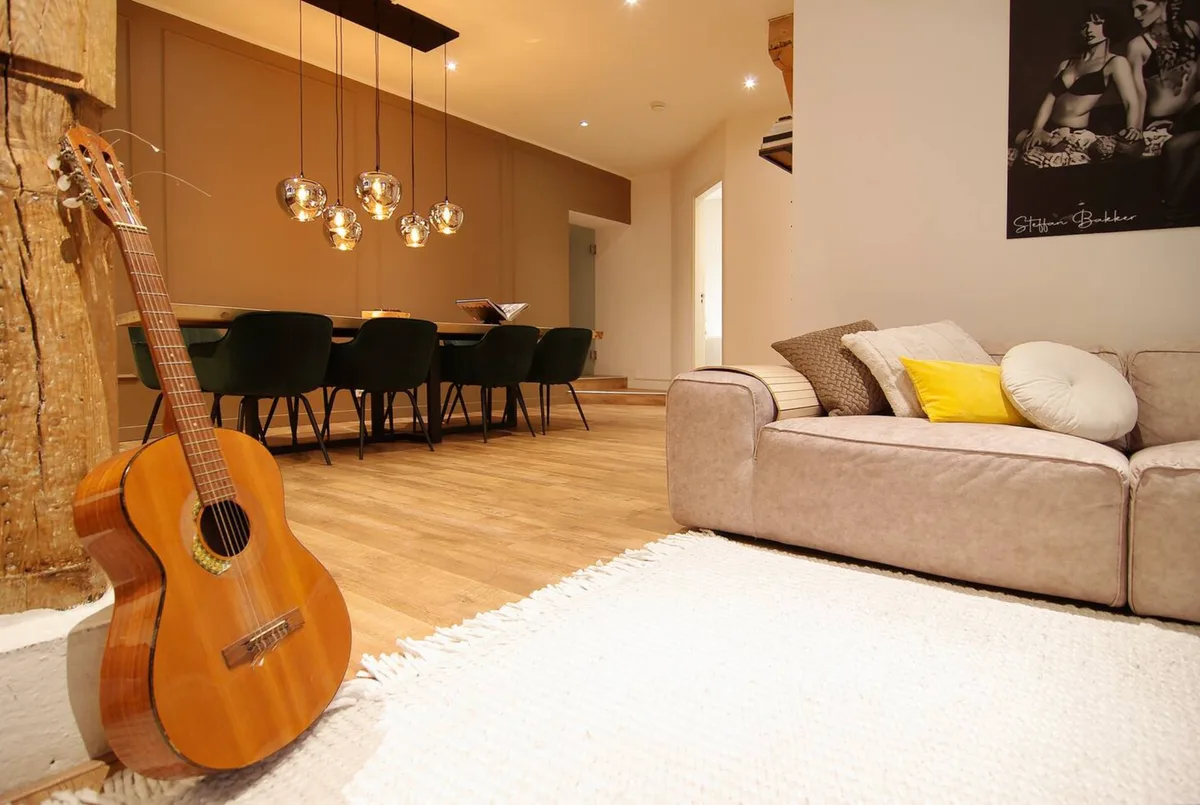 Modern Apartment with Canal View in Historic Building, 100 sqm, showroom presentation, pop-up rental in Amsterdam, interior…