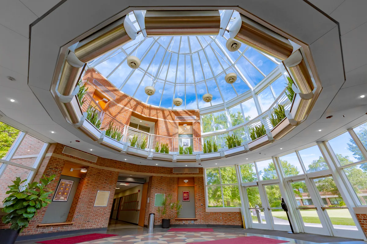 Modern Atrium for Corporate Events and Social Gatherings, 139 sqm, networking event, pop-up rental in Raleigh