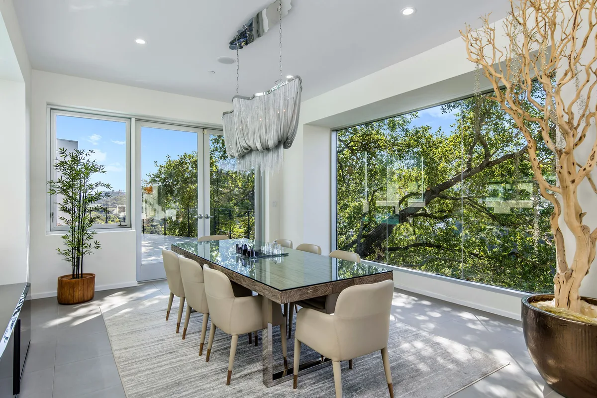 Modern Canyon-View Home with Pool and Outdoor Oasis, 576 sqm, photo shoot, pop-up rental in Beverly Hills, second interior v…