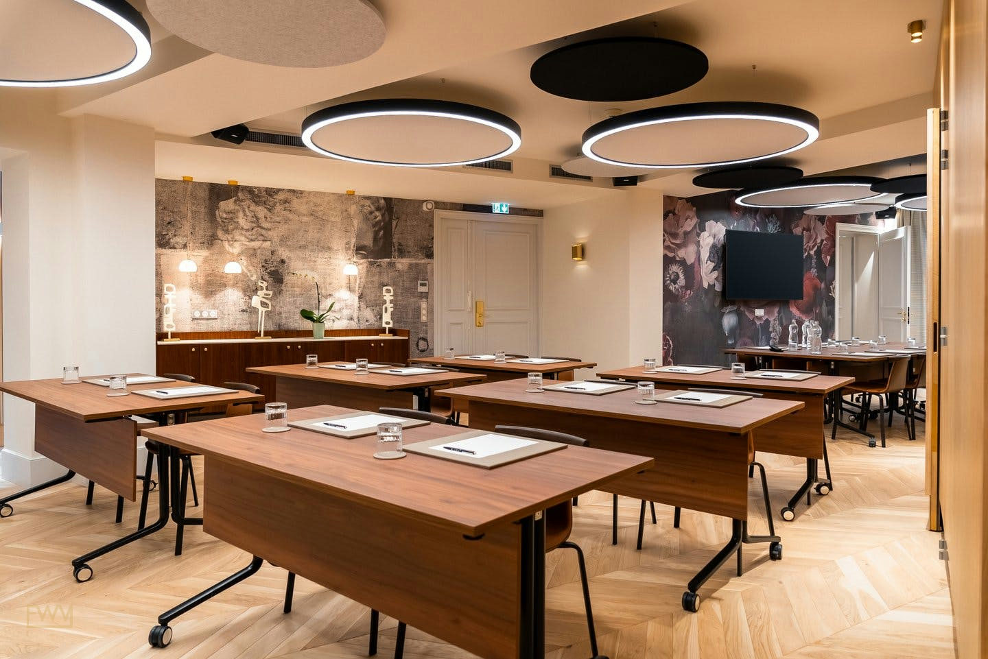 Modern Commercial Space at 7 Rue de l'Échelle, Paris — 4
