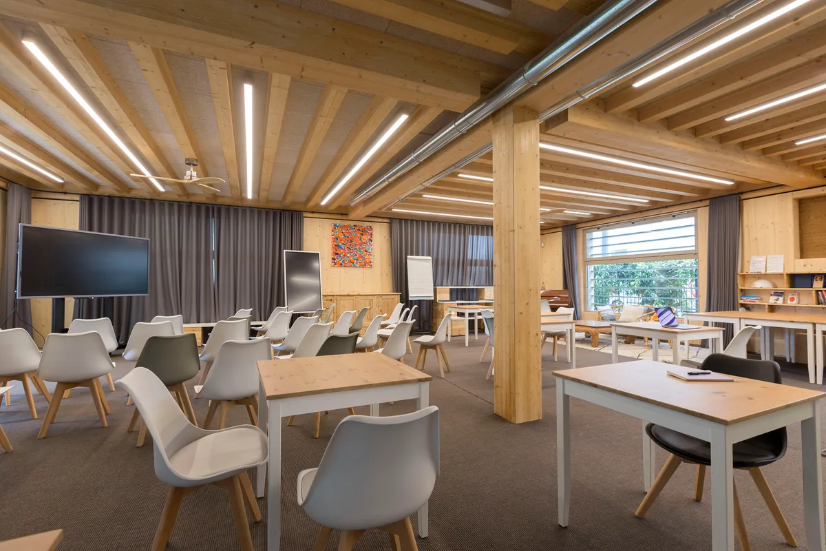 Modern Conference and Coworking Space in Lyon, 150 sqm, networking event, pop-up rental