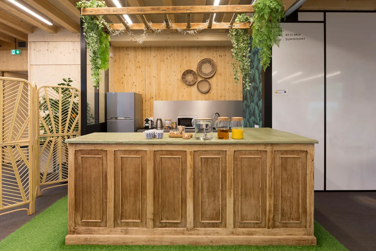 Modern Conference and Coworking Space in Lyon, 150 sqm, networking event, pop-up rental, third interior view
