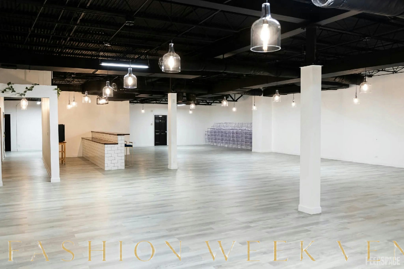 Modern Event Space in Portage Park, 297 sqm, pop up store in Chicago, interior view