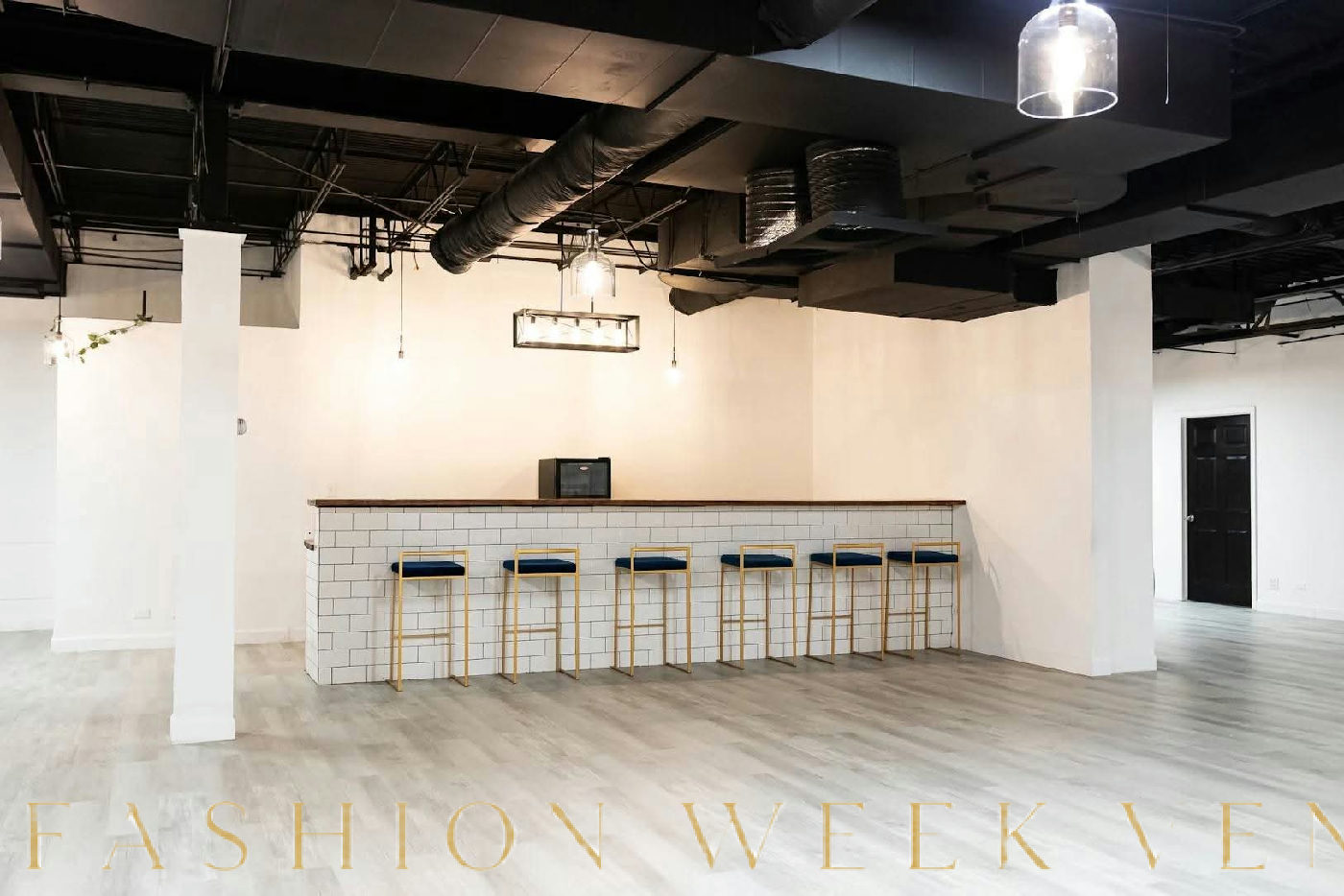 Modern Event Space in Portage Park, 297 sqm, pop up store in Chicago, second interior view