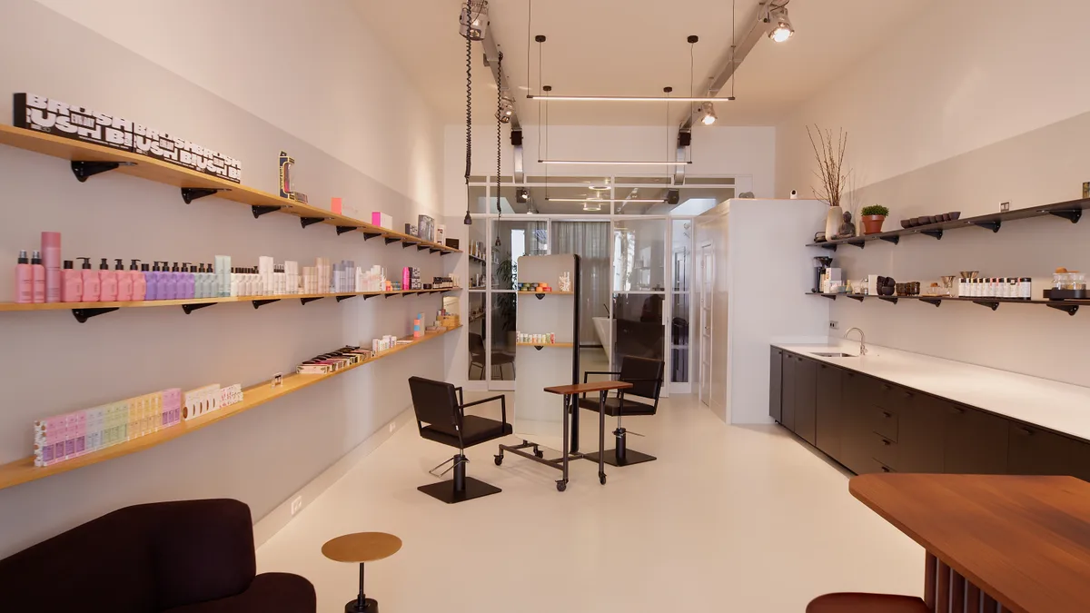 Modern Event Space with Kitchen and Bar in De Pijp, 60 sqm, pop up store in Amsterdam