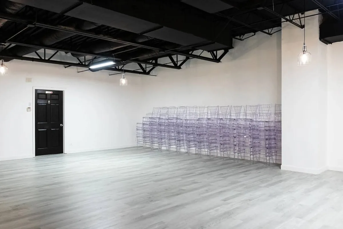 Modern Event Space with Versatile Layout in Portage Park, 297 sqm, pop up store in Chicago, interior view