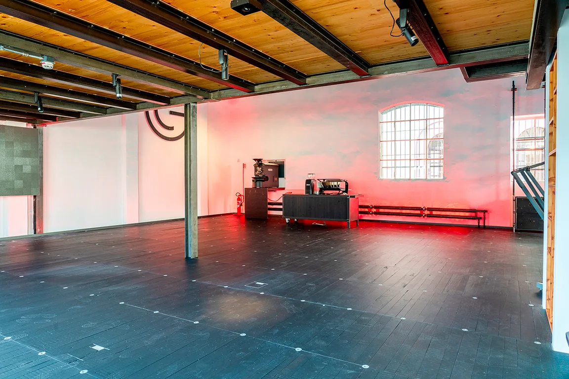 Modern Event Venue in Milan - Flagship Tortona, 230 sqm, corporate event, pop-up rental in Milano, interior view