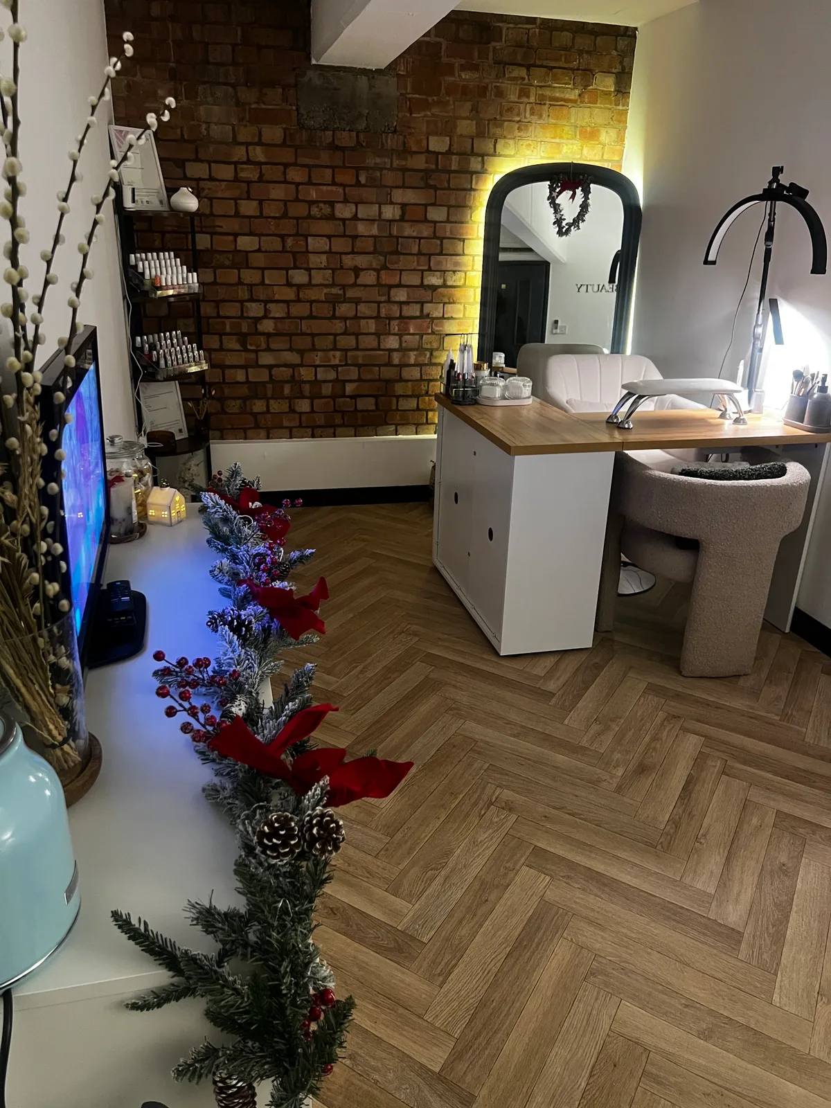 Modern Furnished Studio Space Available Near London Bridge, 2 sqm, gallery showing, pop-up rental in Greater London, second…