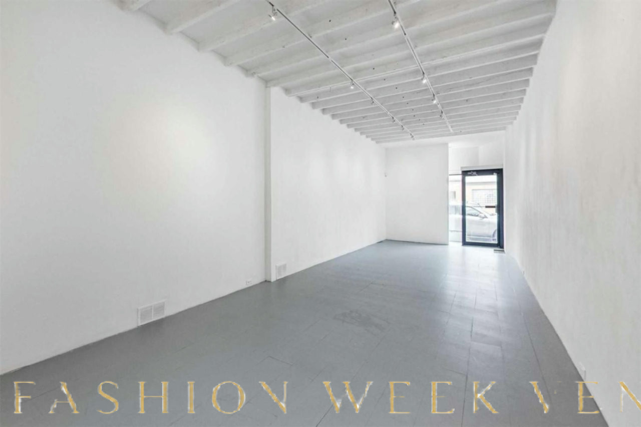 Modern Gallery and Storefront with Private Courtyard, 74 sqm, pop up store in Toronto, interior view