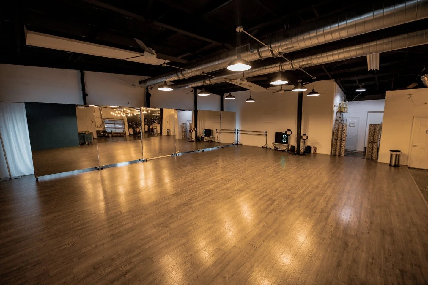 Modern Industrial Creative Warehouse in Seminole Heights — 3