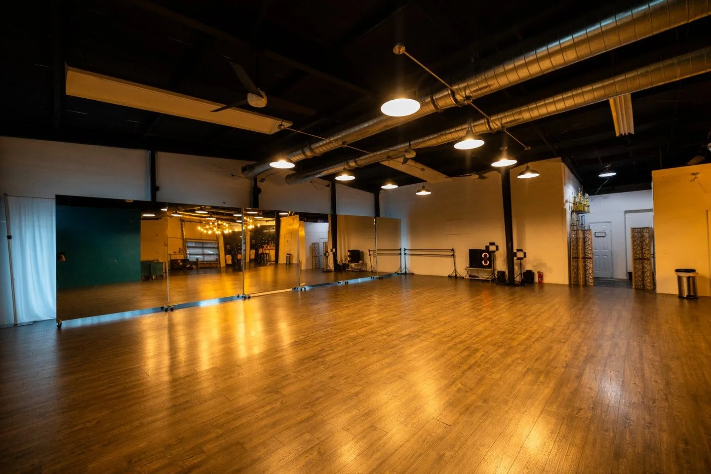 Modern Industrial Creative Warehouse in Seminole Heights — 5