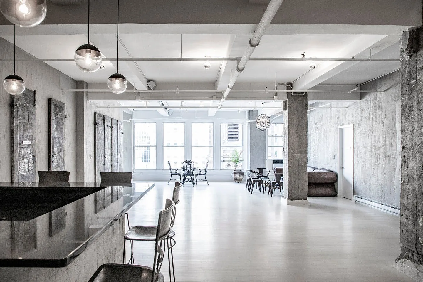Modern Industrial Manhattan Loft Near Hudson Yards