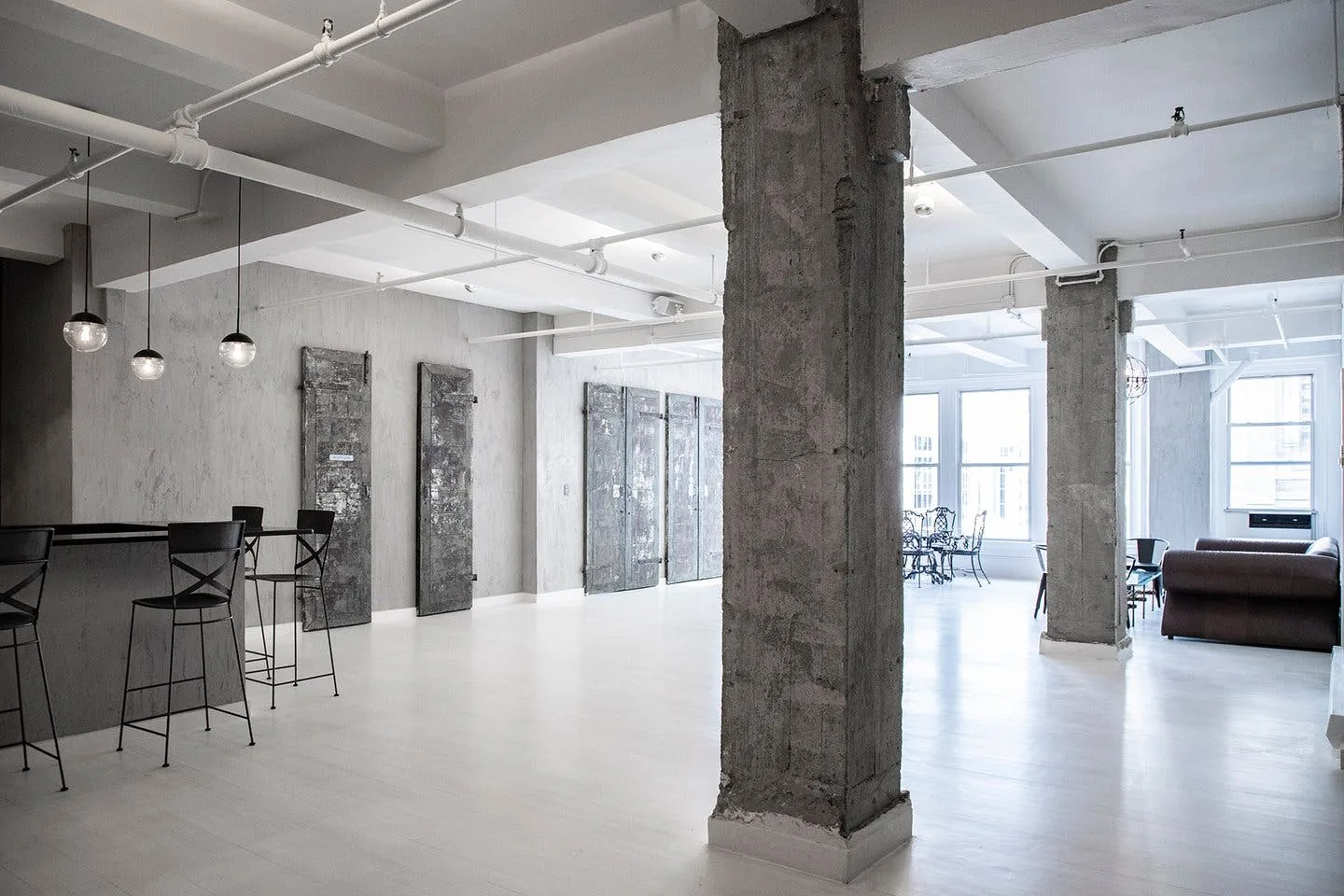 Modern Industrial Manhattan Loft Near Hudson Yards — 2