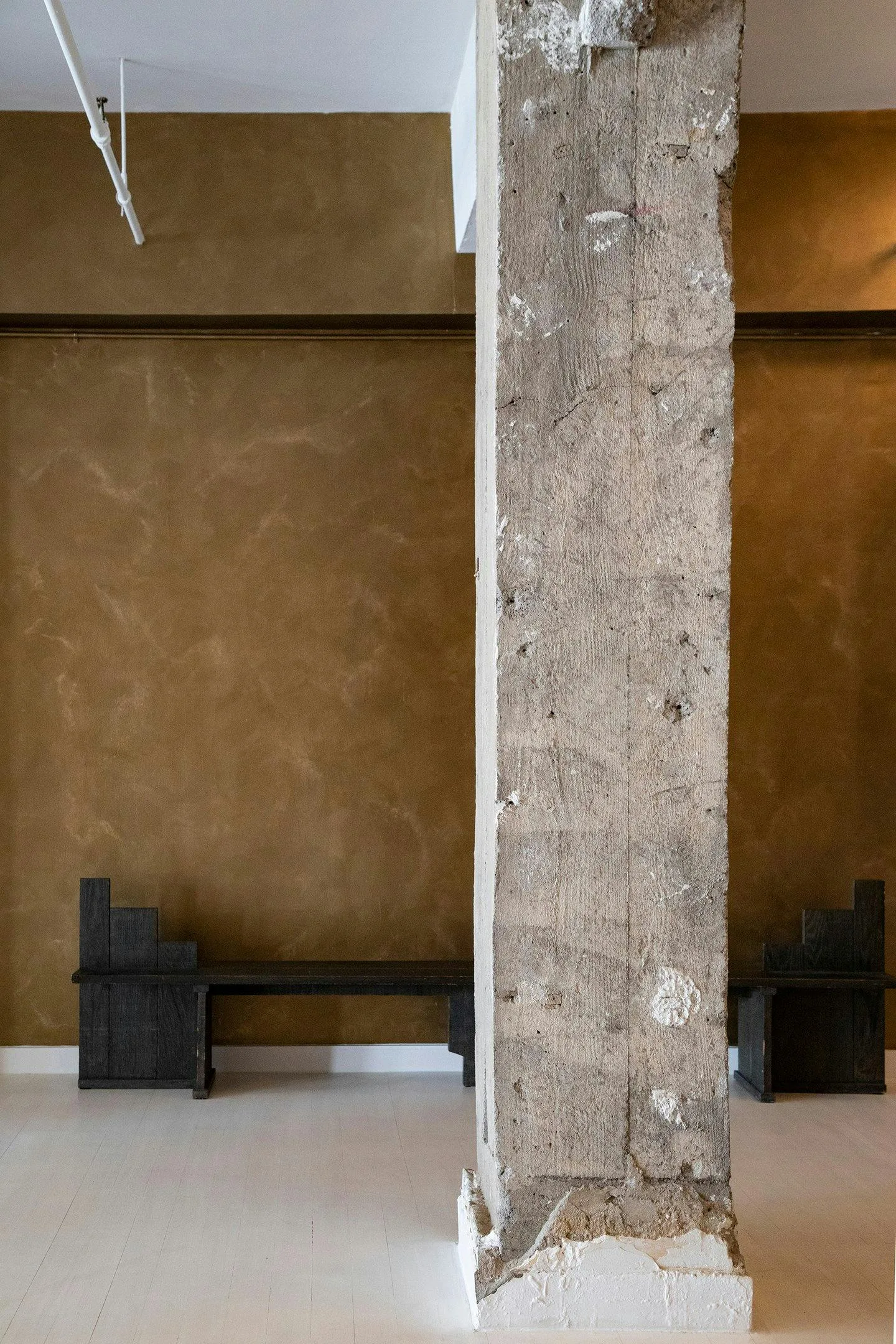 Modern Industrial Manhattan Loft Near Hudson Yards — 3