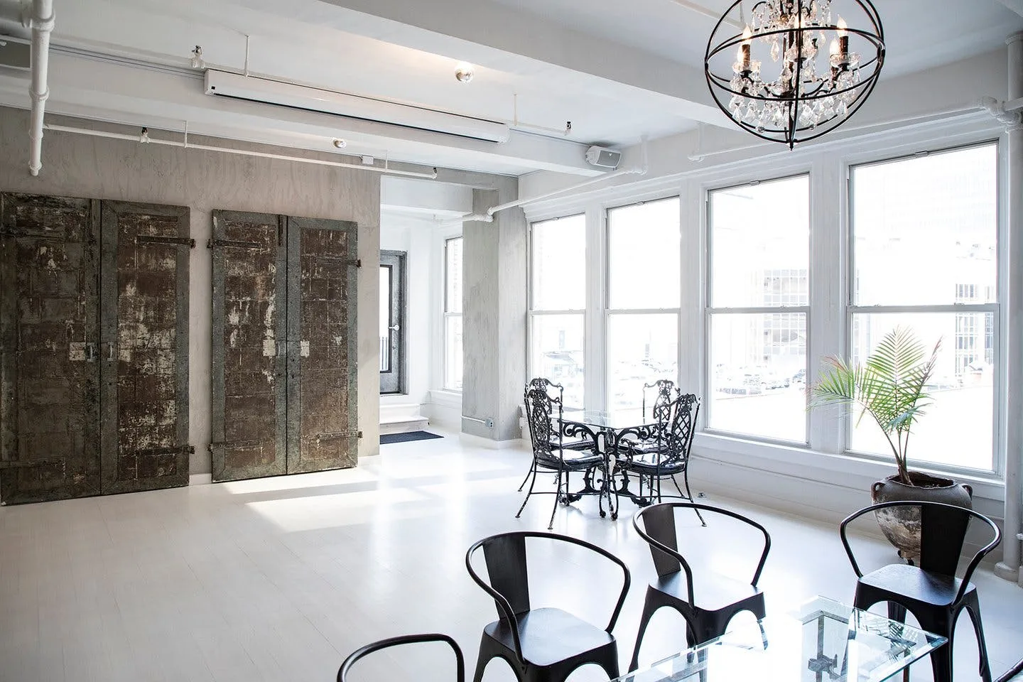 Modern Industrial Manhattan Loft Near Hudson Yards — 5