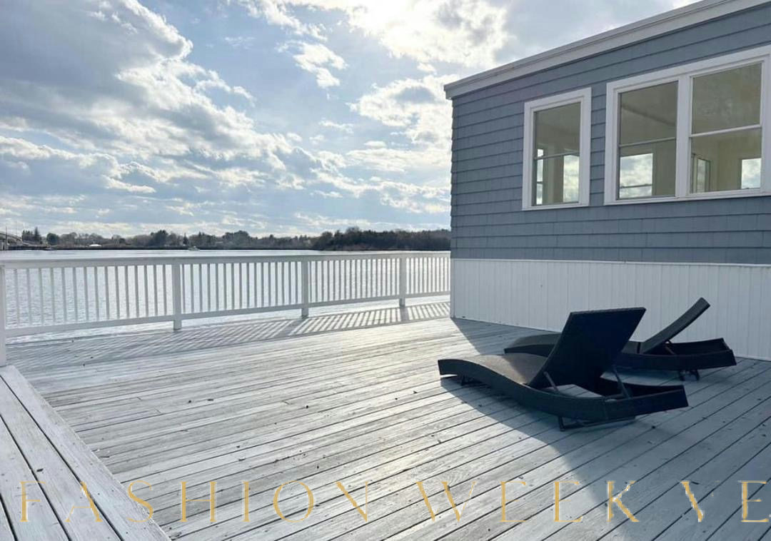 Modern Lakeside Apartment with Full Amenities, 34 sqm, art exhibition, pop-up rental in Mill Spring, interior view