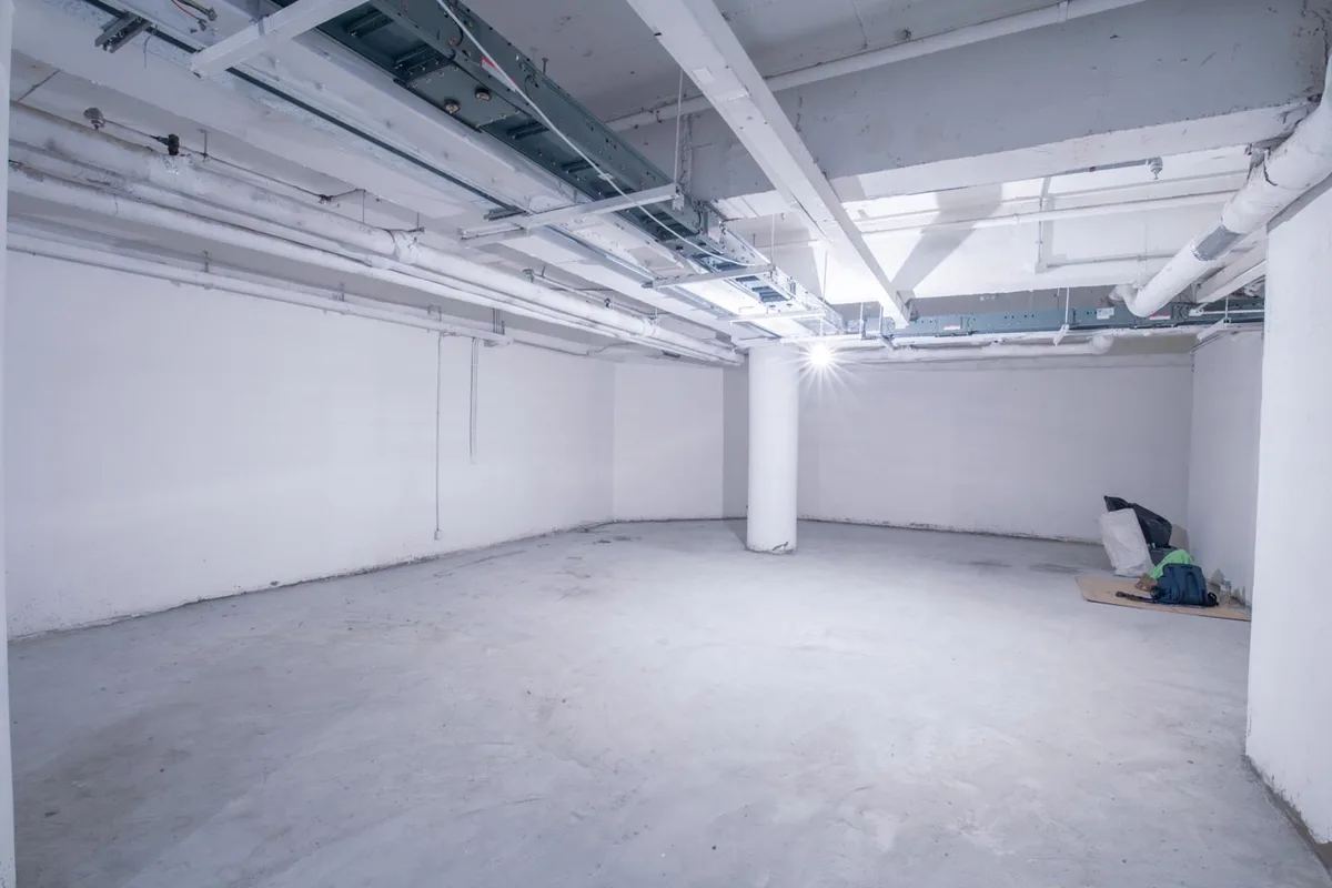 Modern Mall Shop in Causeway Bay, 190 sqm, retail activation, pop-up rental in Hong Kong, third interior view