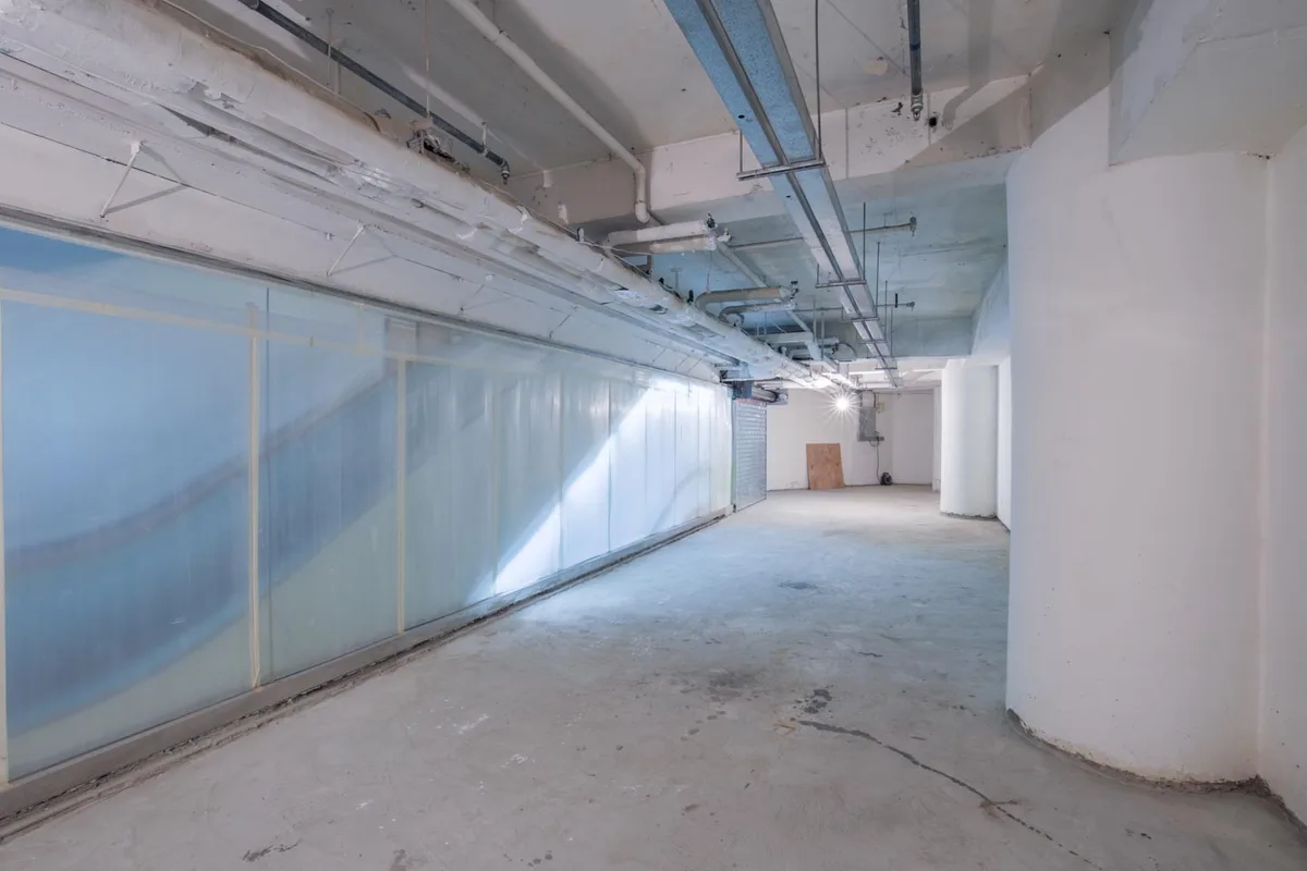 Modern Mall Shop in Causeway Bay, 190 sqm, retail activation, pop-up rental in Hong Kong, additional interior view