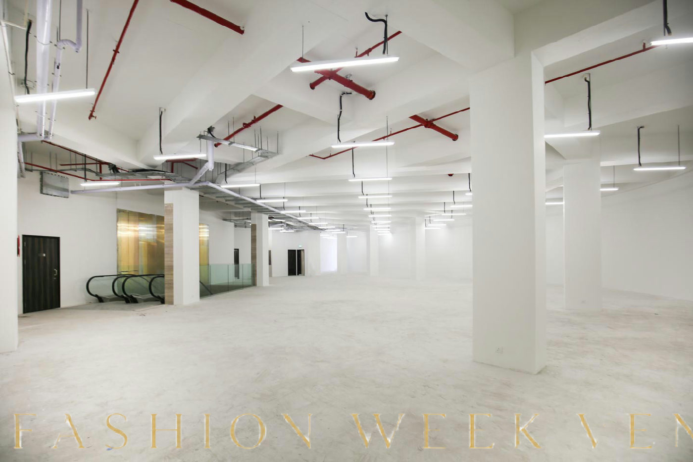 Modern Mall Shop in Sé, 2714 sqm, pop up store in Macau, third interior view