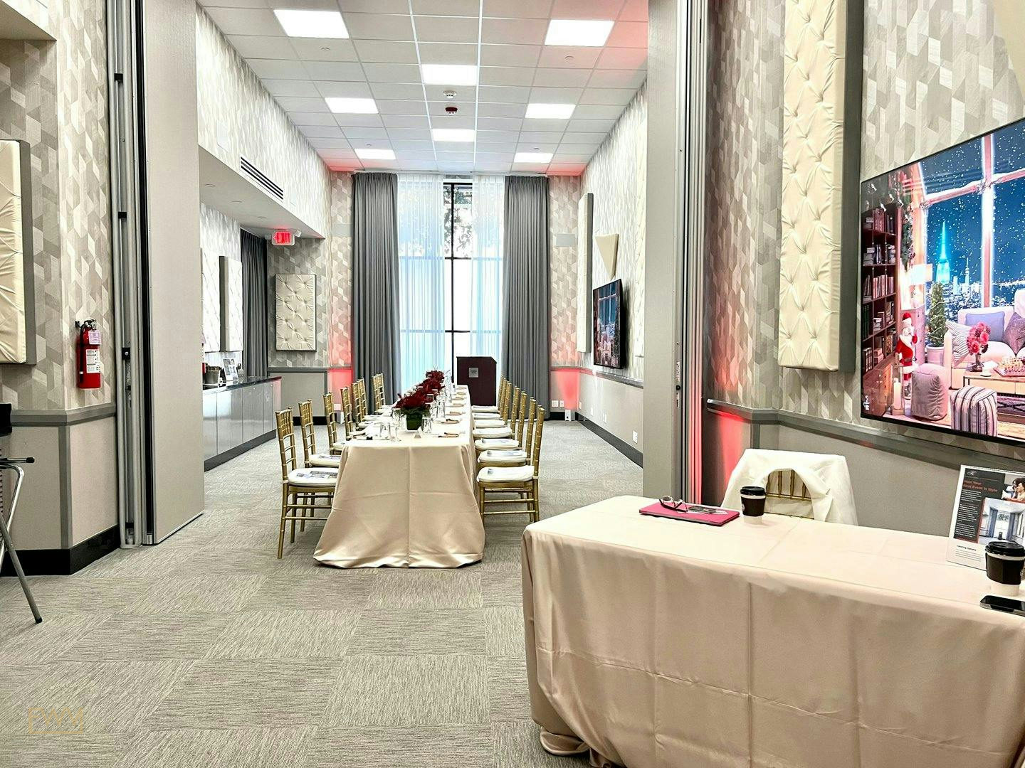 Modern Meeting and Event Space in Downtown Los Angeles, 64 sqm, showroom presentation, pop-up rental