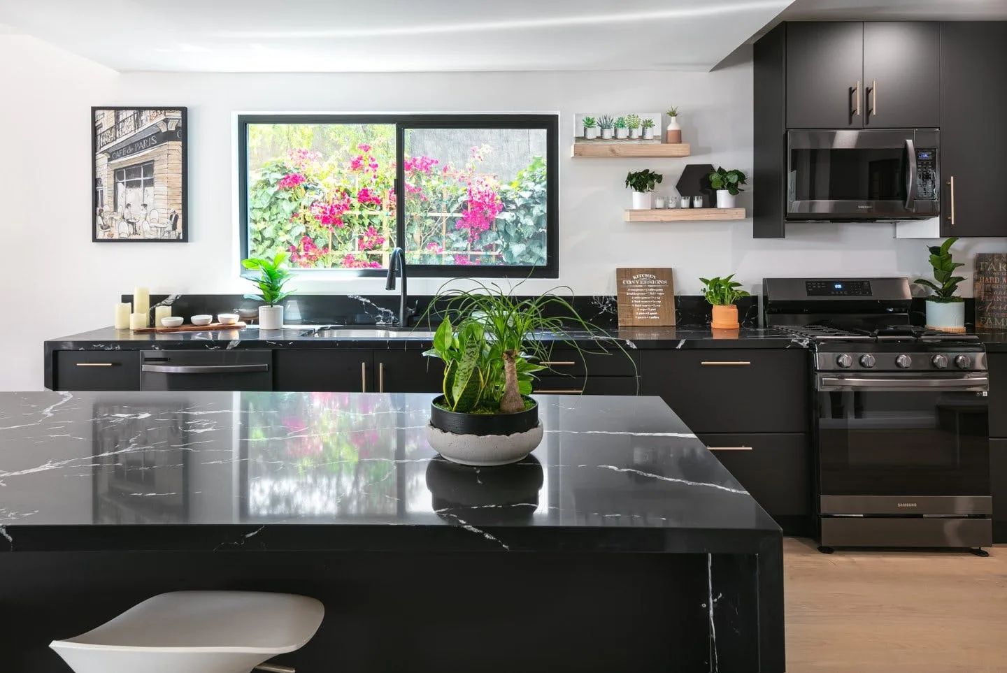Modern Oasis Luxury Estate in Toluca Lake — 4