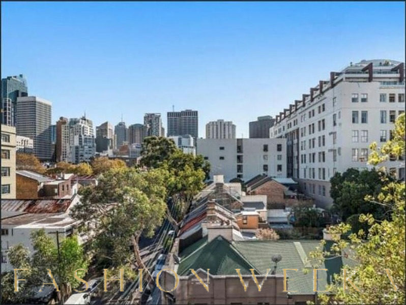 Modern Office Desks Available in Surry Hills, 275 sqm, networking event, pop-up rental, interior view