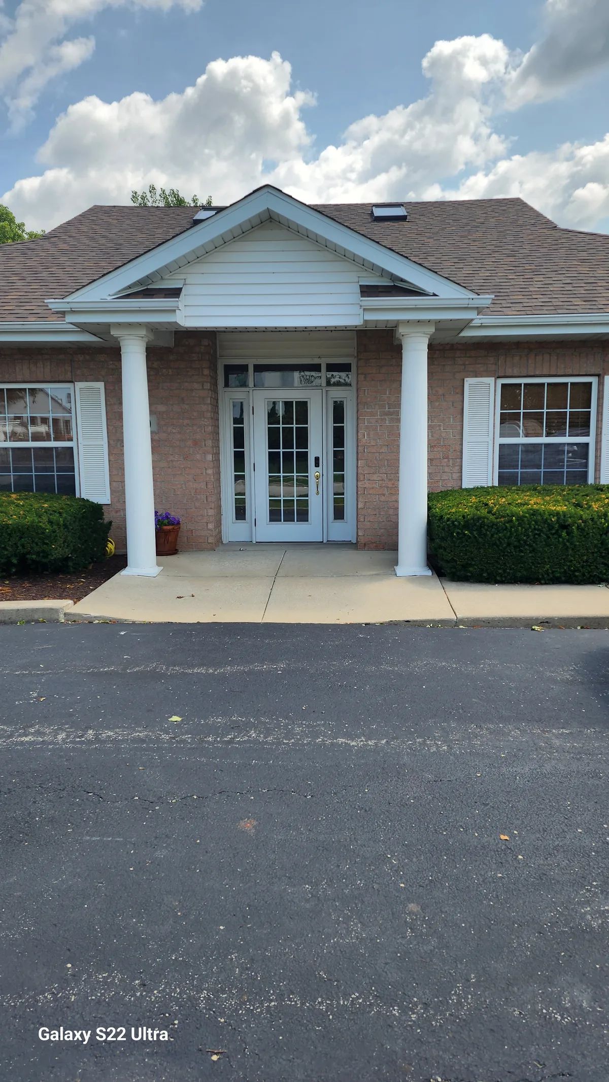 Modern Office Space for Lease at Key Intersection, 74 sqm, pop-up rental in Joliet, second interior view