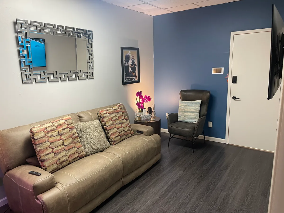 Modern Office Suite in Astoria, Queens, 112 sqm, content creation, pop-up rental