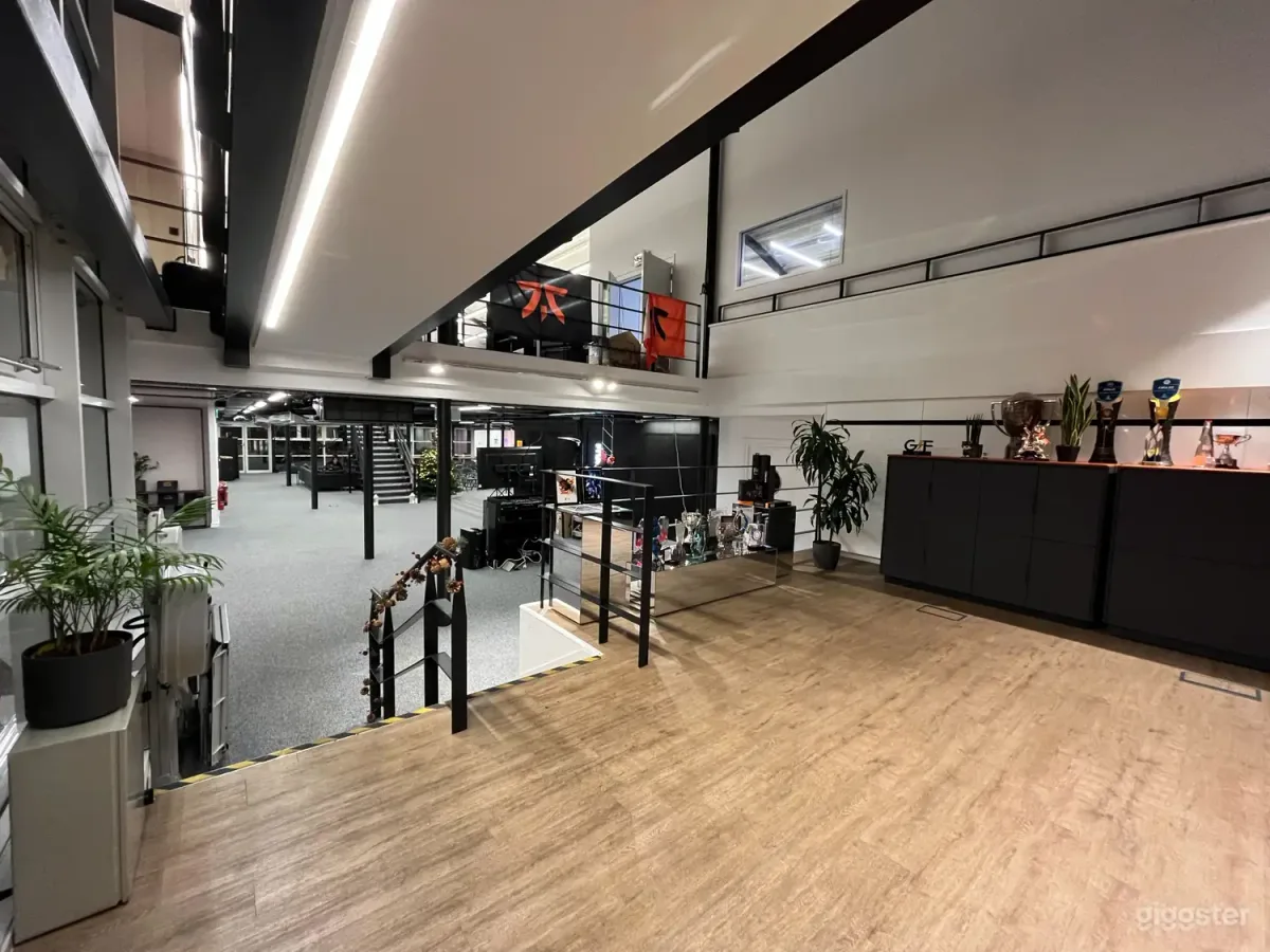 Modern Partitioned Office Space with Amenities, 7268 sqm, corporate event, pop-up rental in Greater London, second interior…